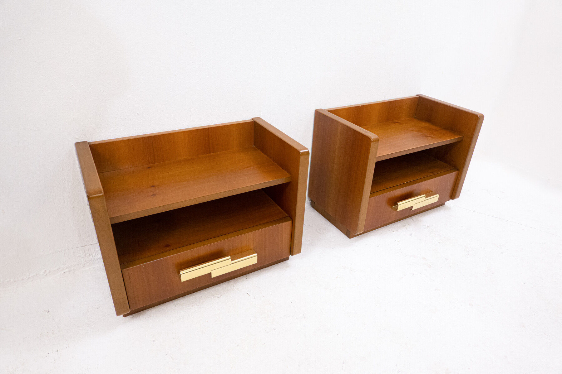 Pair of mid-century wooden drawers nightstands, Italy 1950s