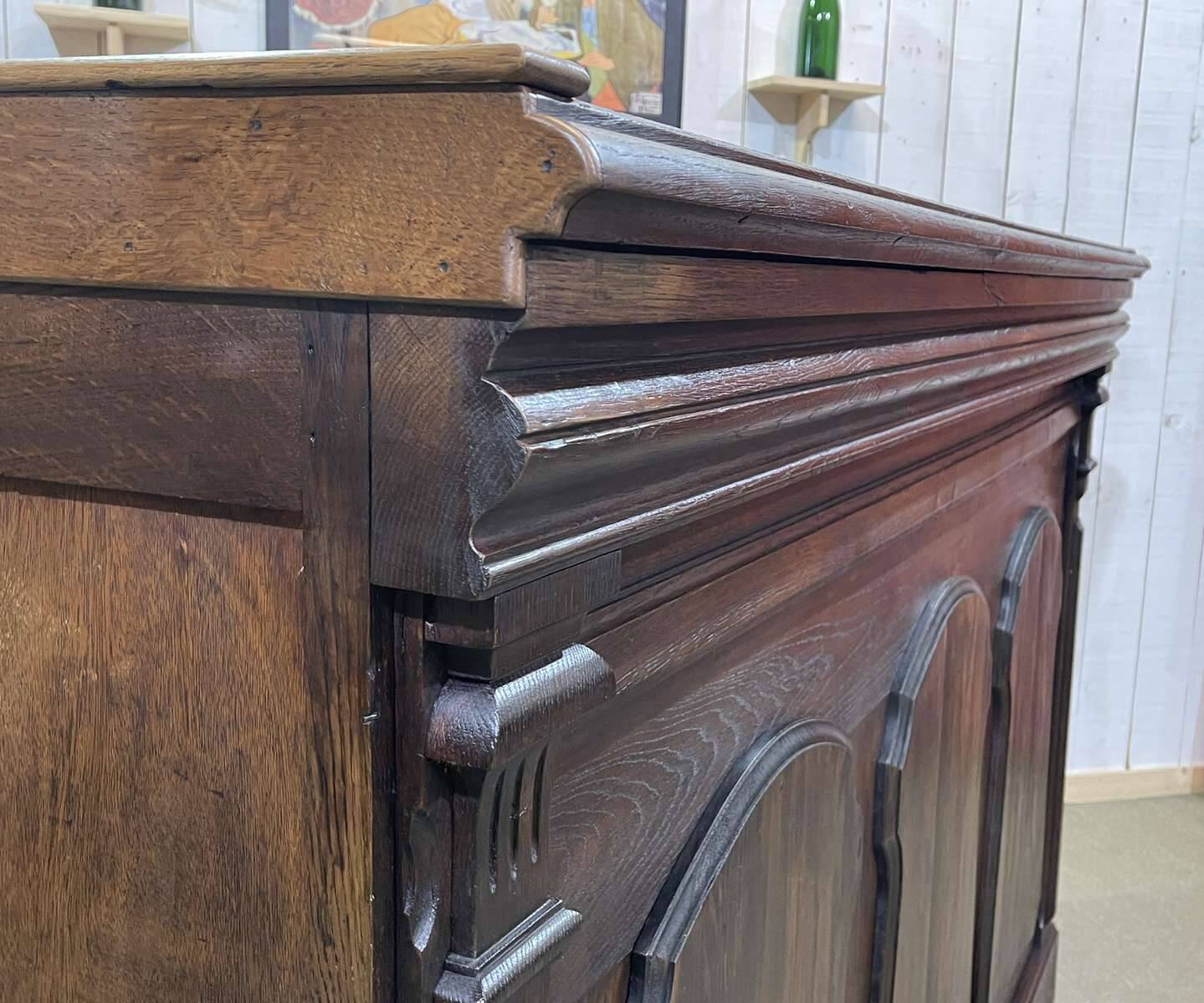 Comptoir de bar en chêne début XXème avec habillage d'époque zinc et étain