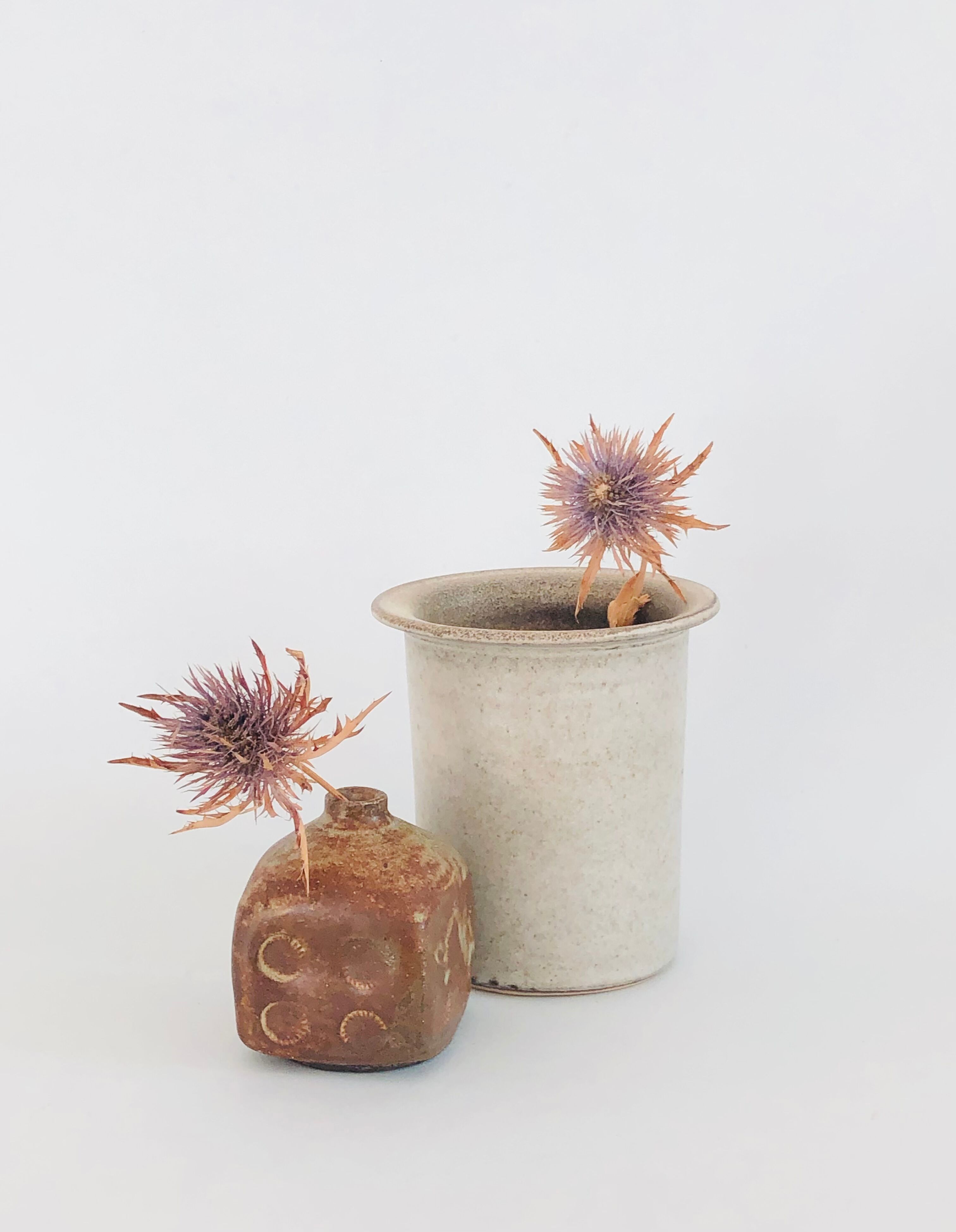 Duo de vases en céramique hollandaise