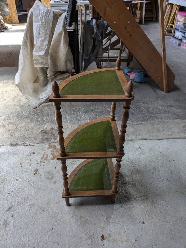 Etagère d'angle