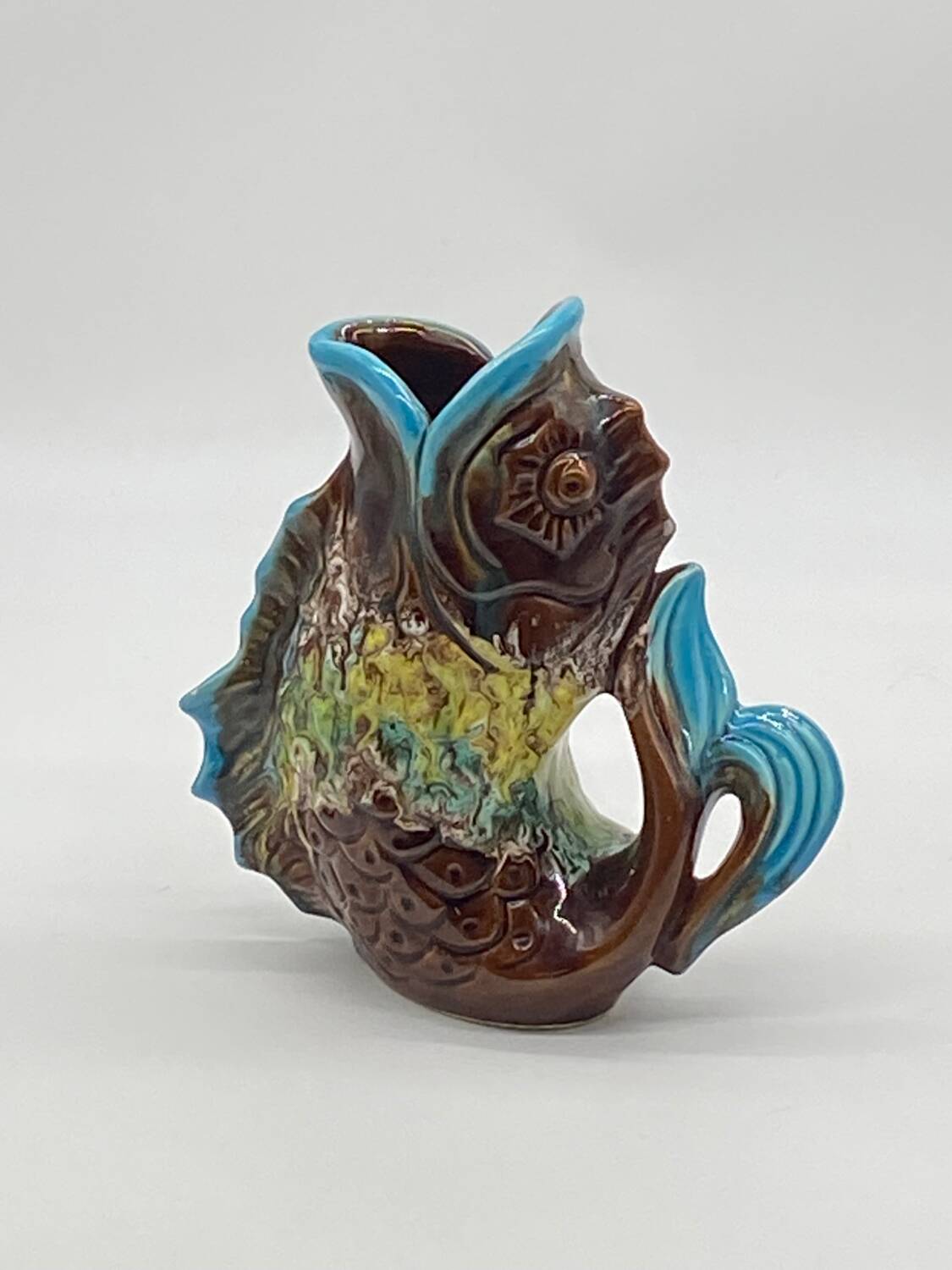 Zoomorphic pitcher / ceramic fish