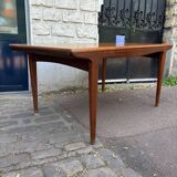 Tricoire and Vecchione extending table