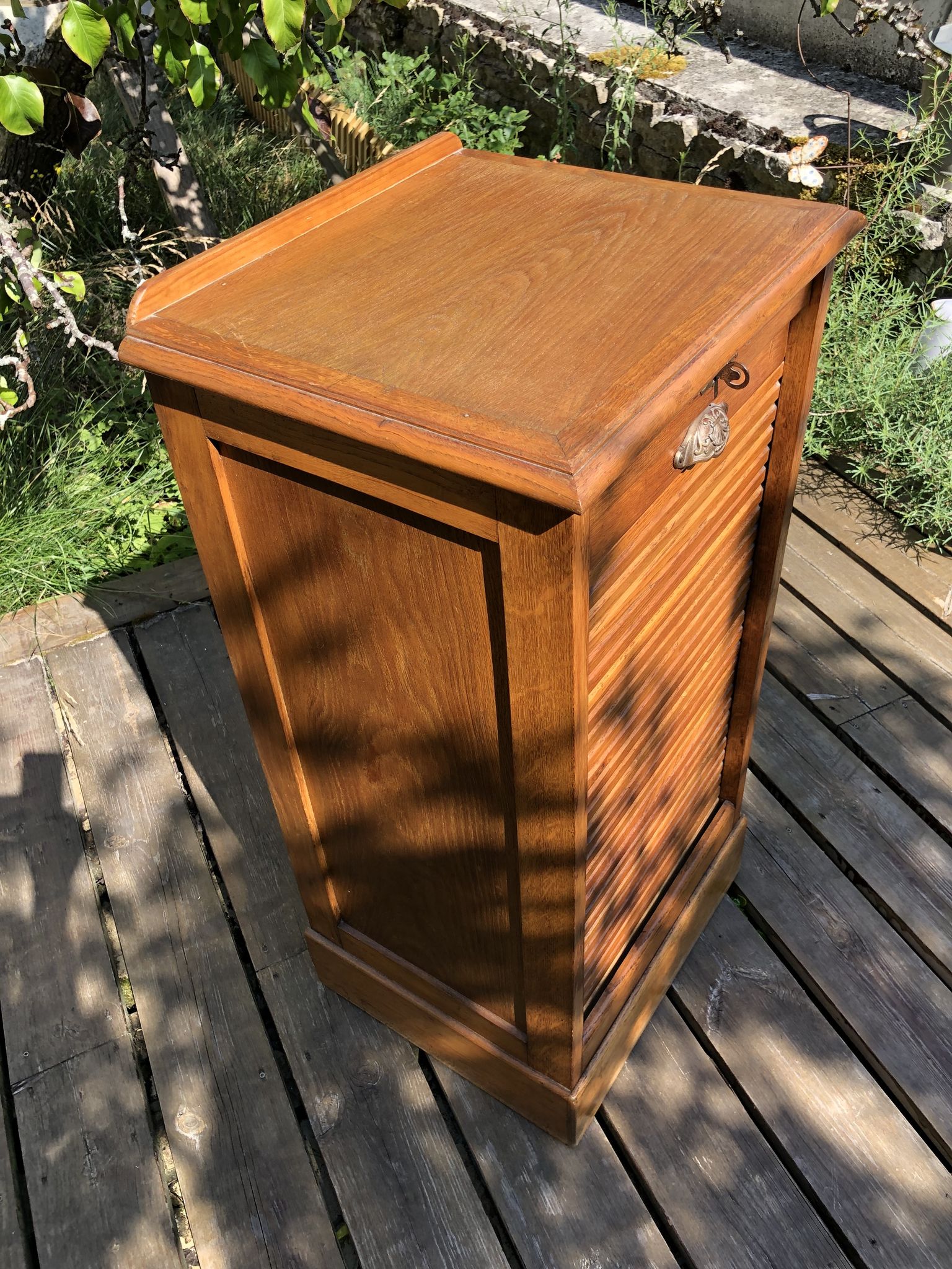 Superb cabinet with a first 20th century oak filing curtain, vintage furniture