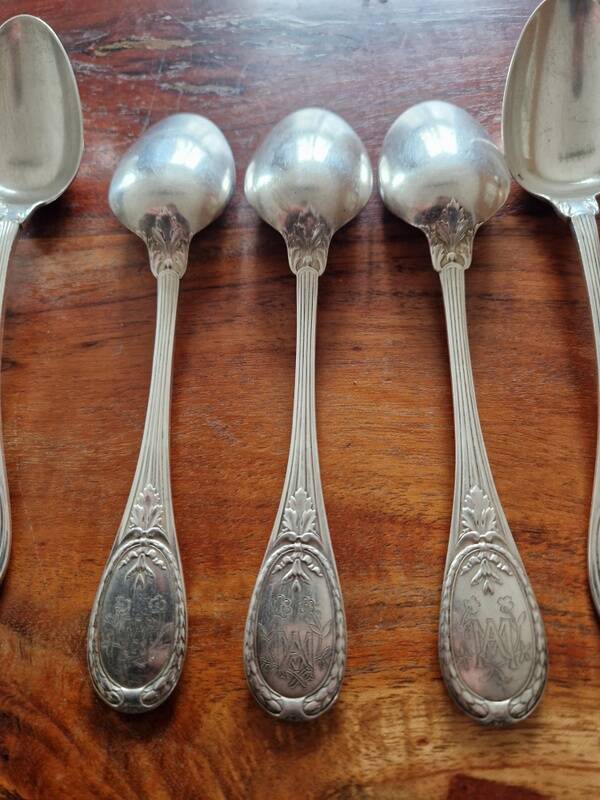Christofle - Set of 11 dessert spoons in the Trianon model made of metal.