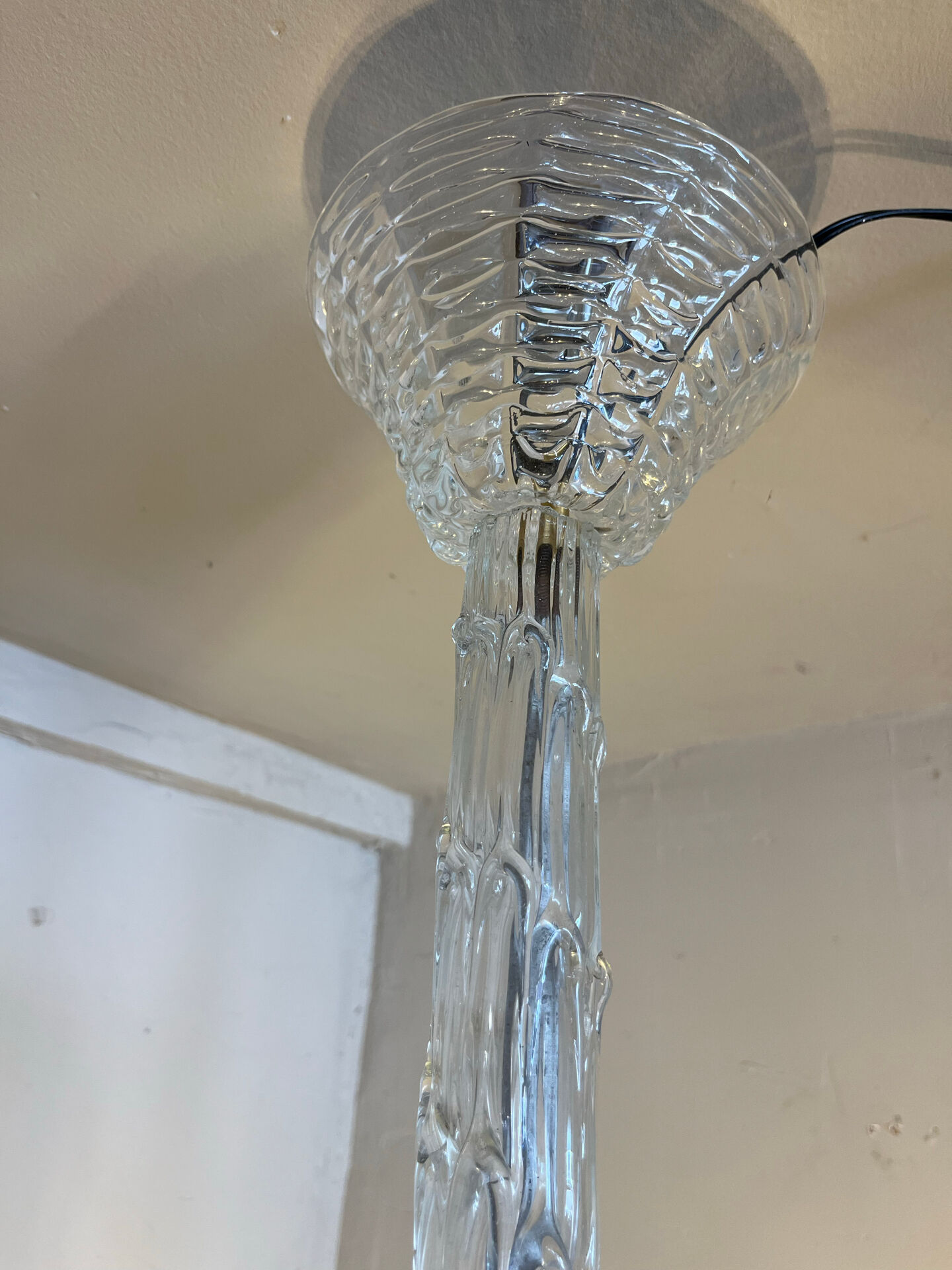 Beautiful Art Deco glass pendant.