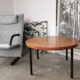 Round coffee table in walnut veneer and metal