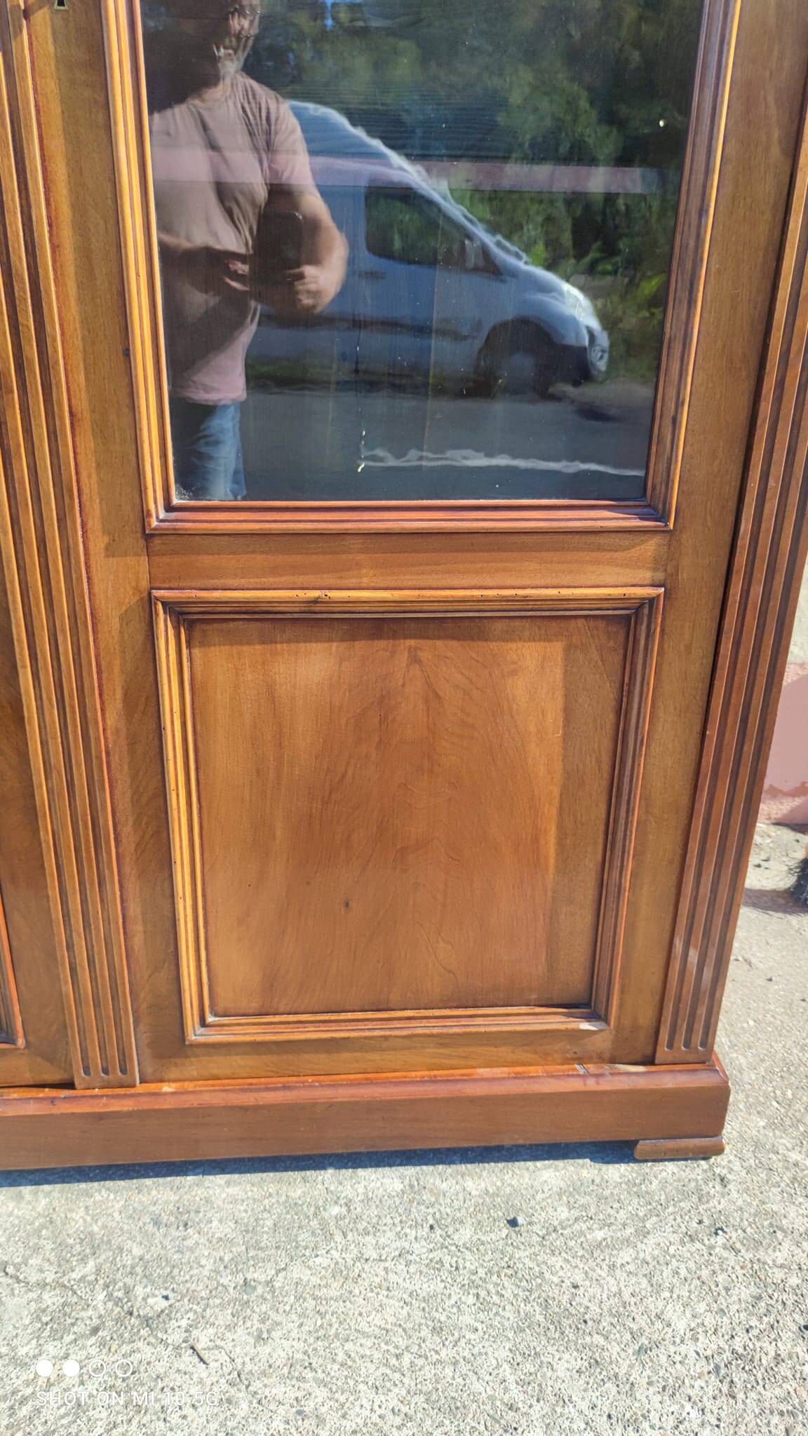 4-door bookcase in solid walnut circa 1880