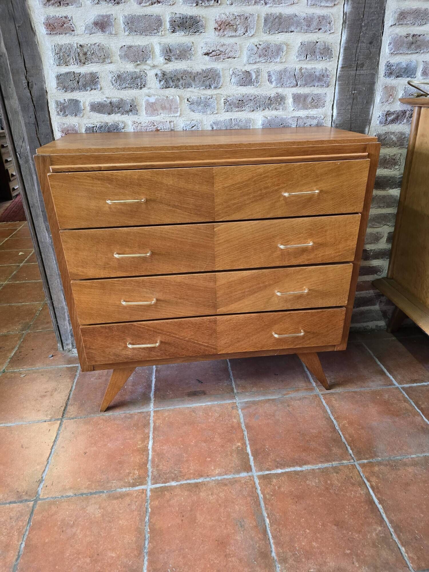 Vintage chest of drawers from the 60s in oak