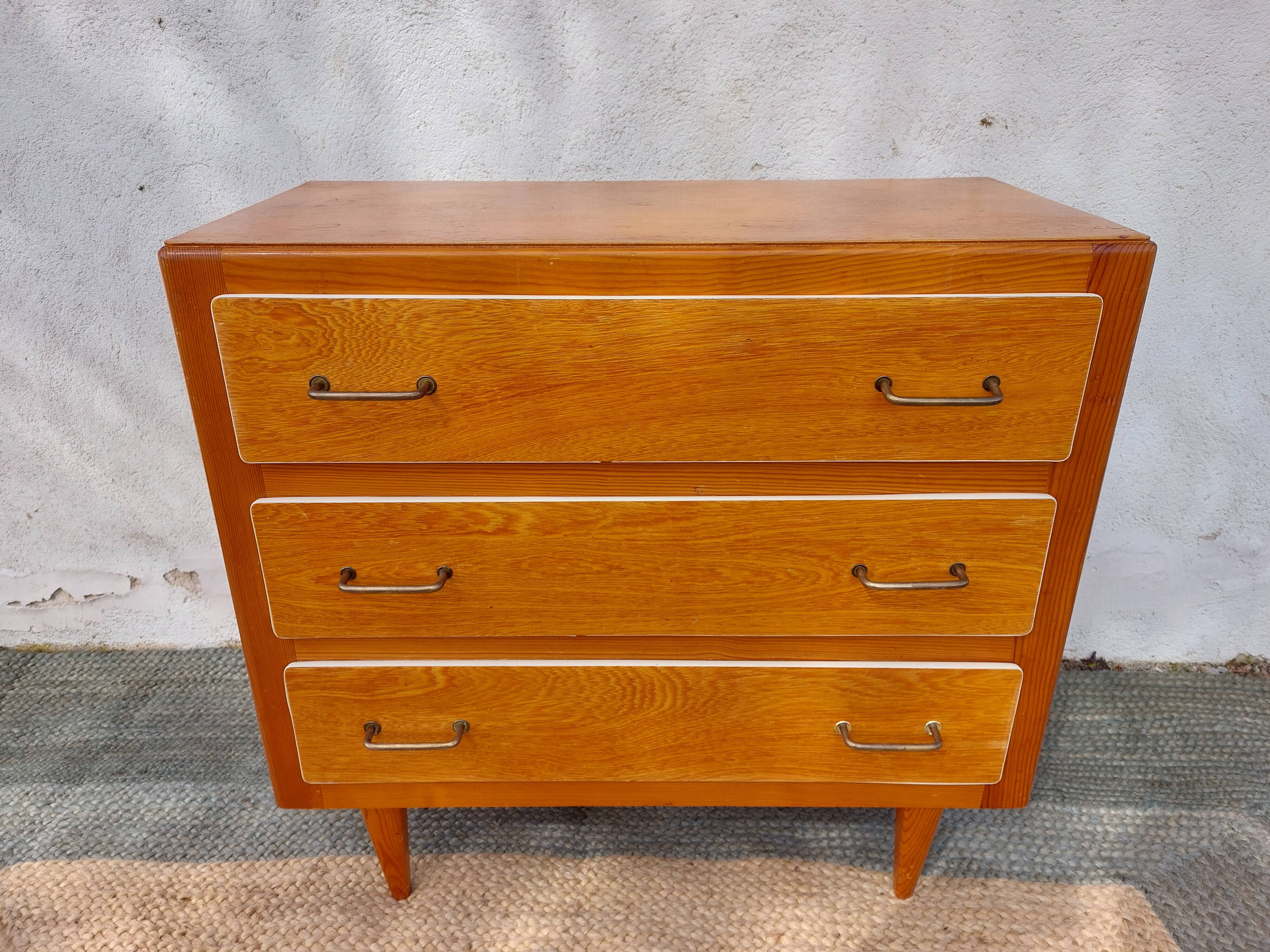 Commode vintage bois, galon blanc
