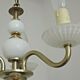 Chandelier vintage en métal doré et verre balnc