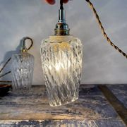 Lot de deux lampes baladeuses vintage en verre ciselé