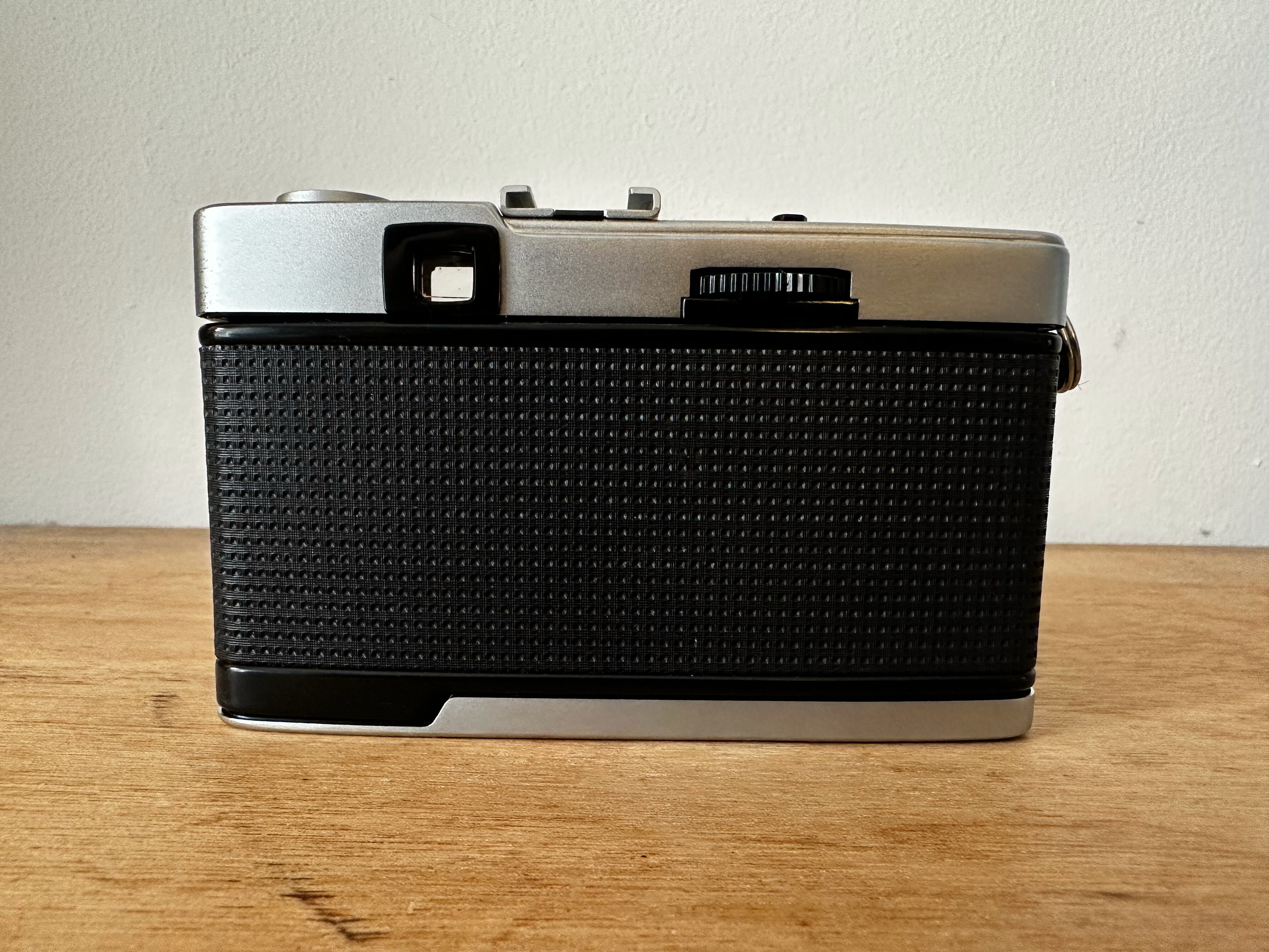 1980s Olympus Trip 35 Camera - Fully working great condition