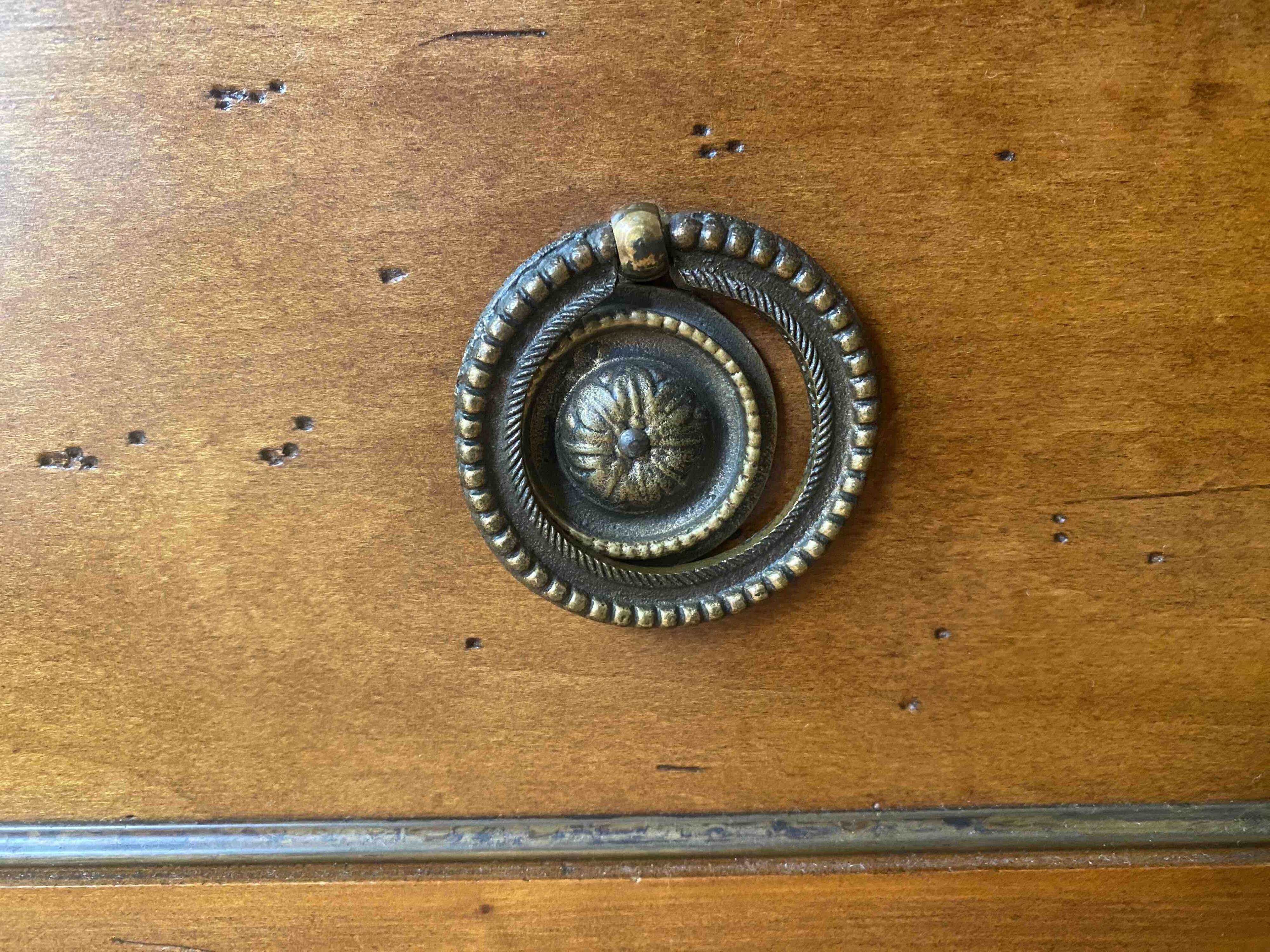 Directory chest of drawers