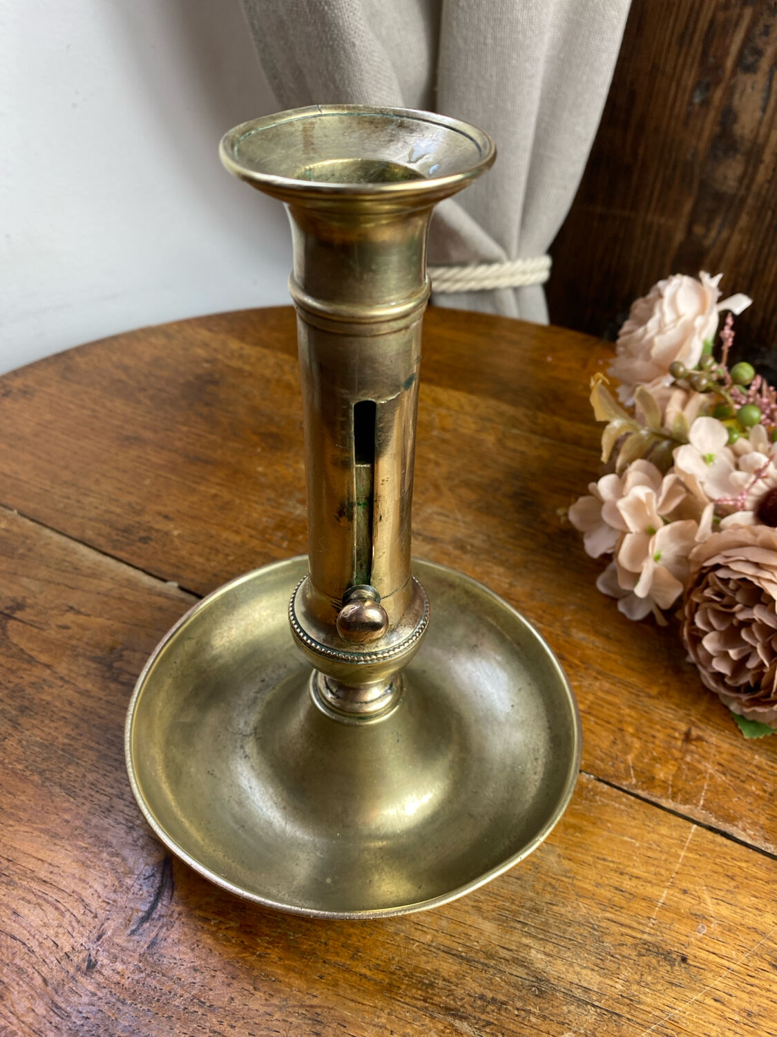 Push candle holder in brass