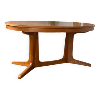 Designer table in solid elm