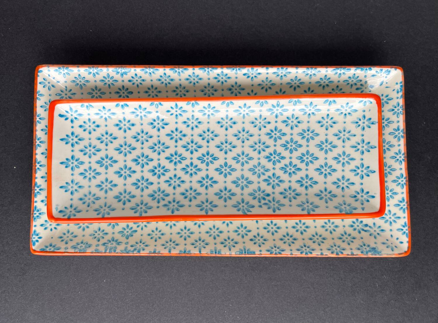 2 ceramic dishes