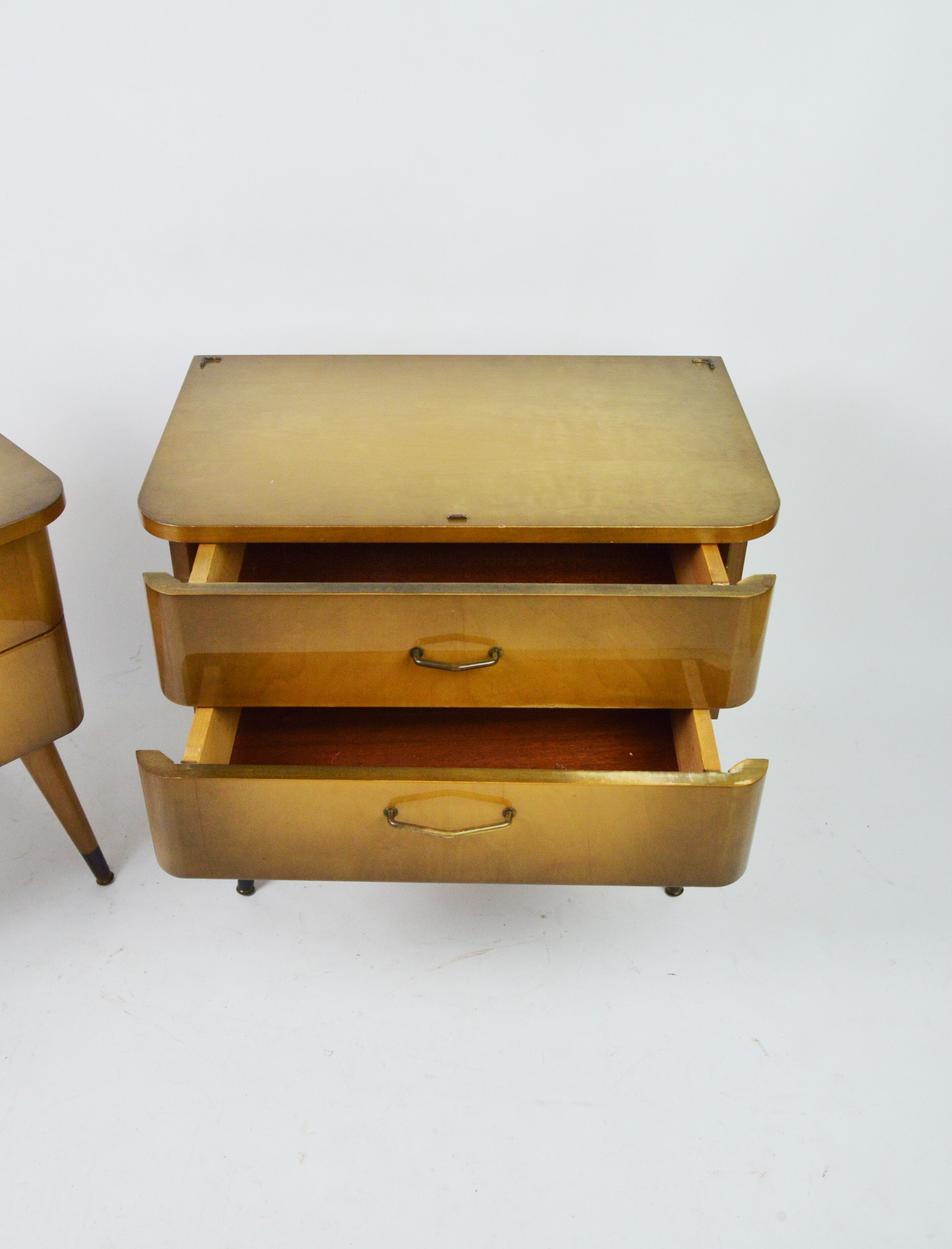 Paire de tables de chevet, années 1960