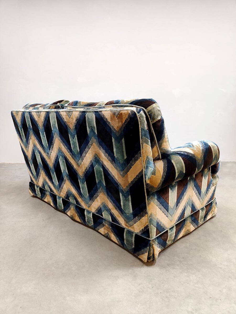 Vintage design Luxury velvet lounge sofa 2 seater 'Geometric lines'
