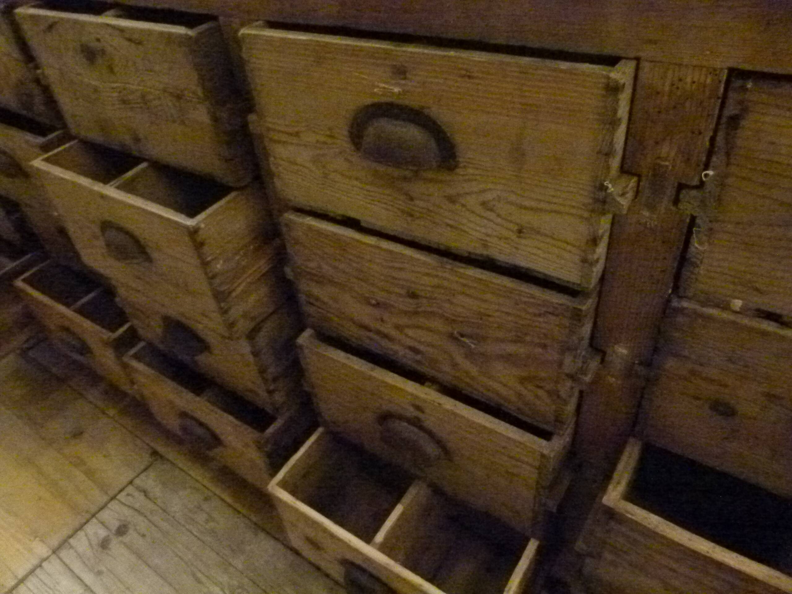 Counter shop 35 drawers