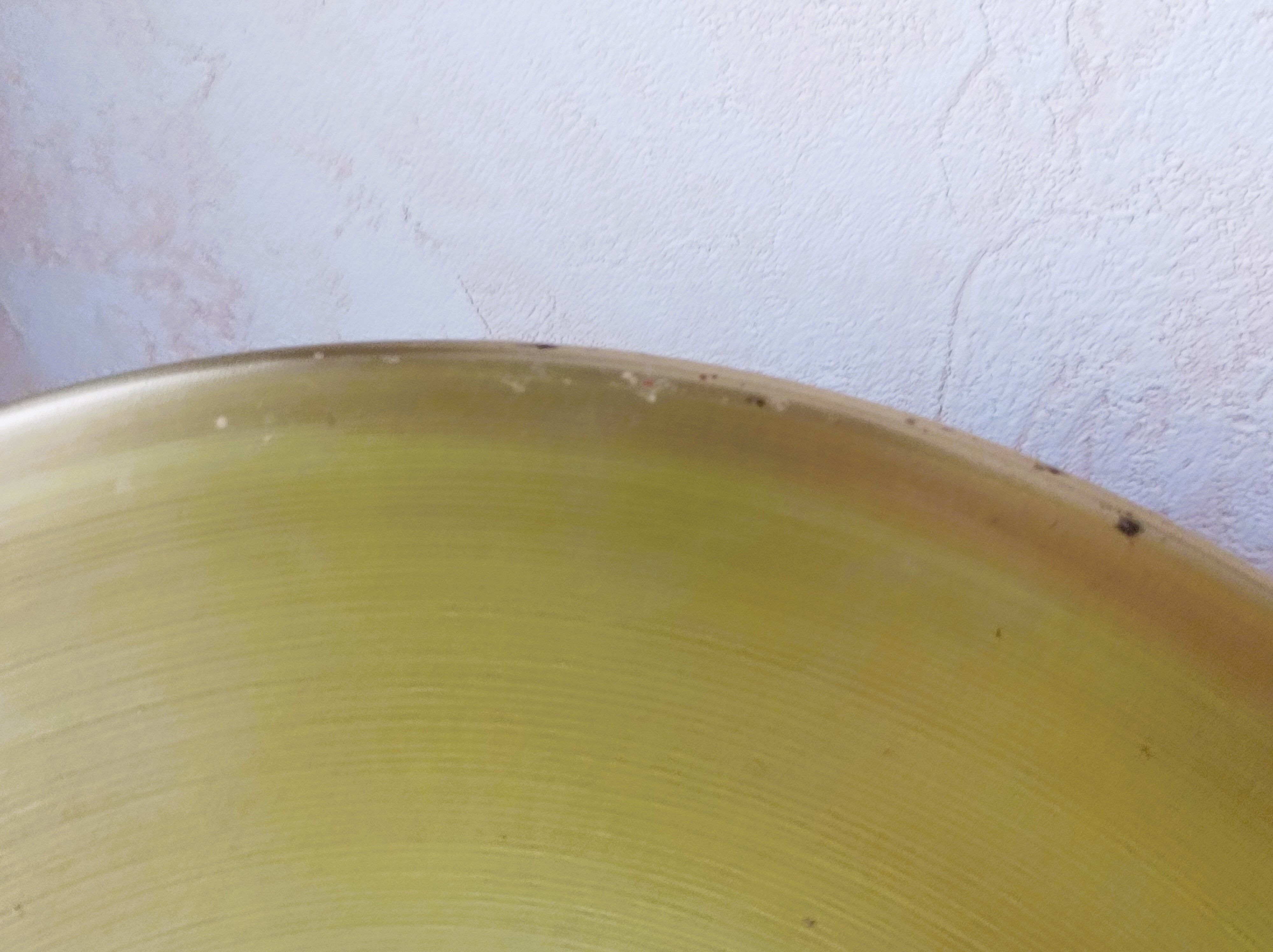 Chain suspension in storm lamp