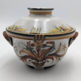 Covered earthenware pot