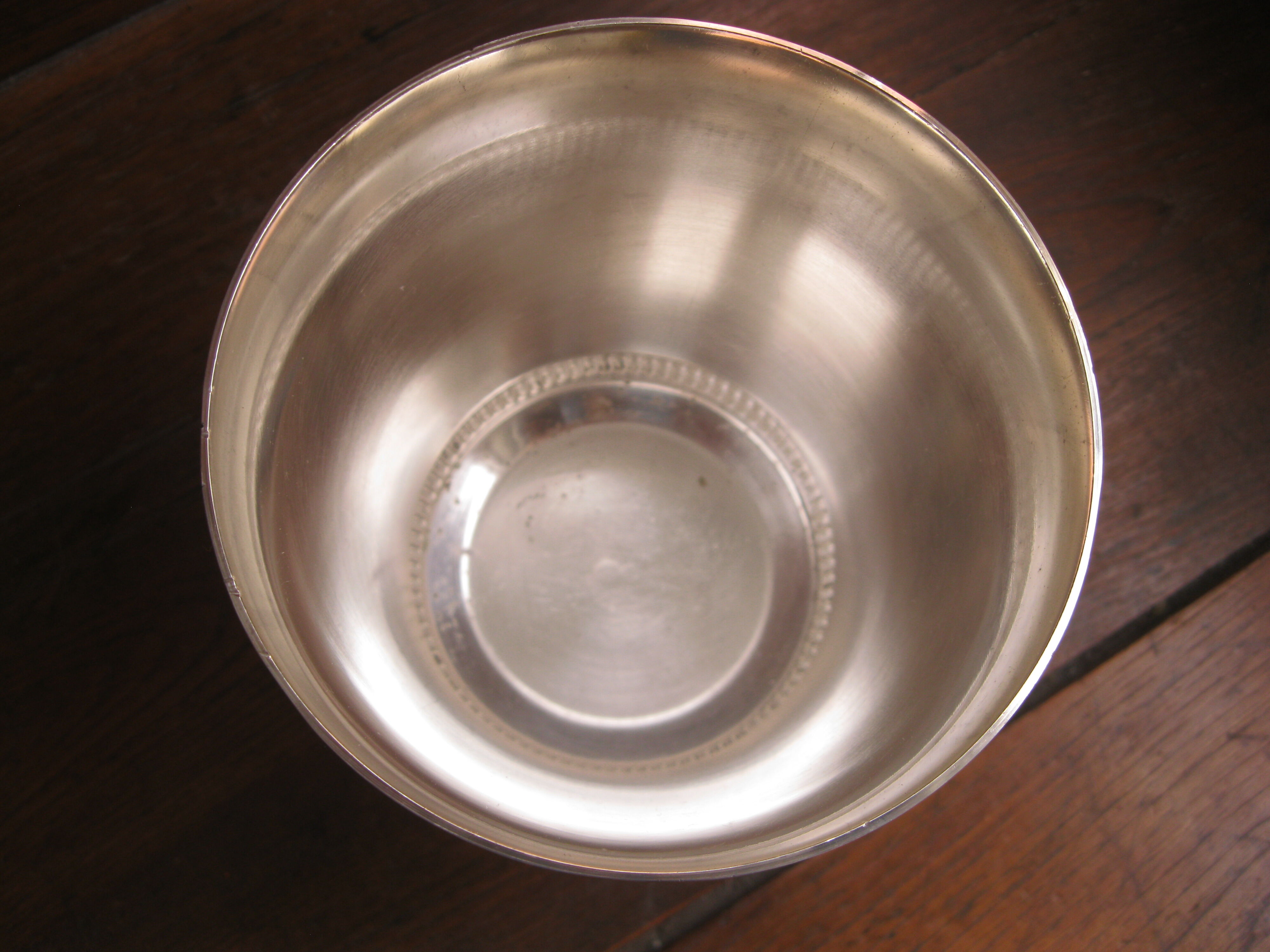 Silver metal ice bucket