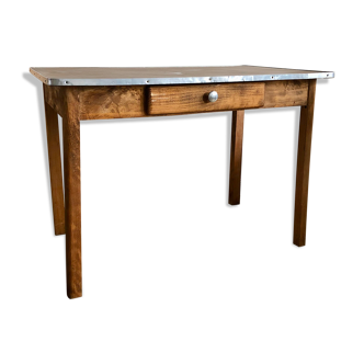 Kitchen table