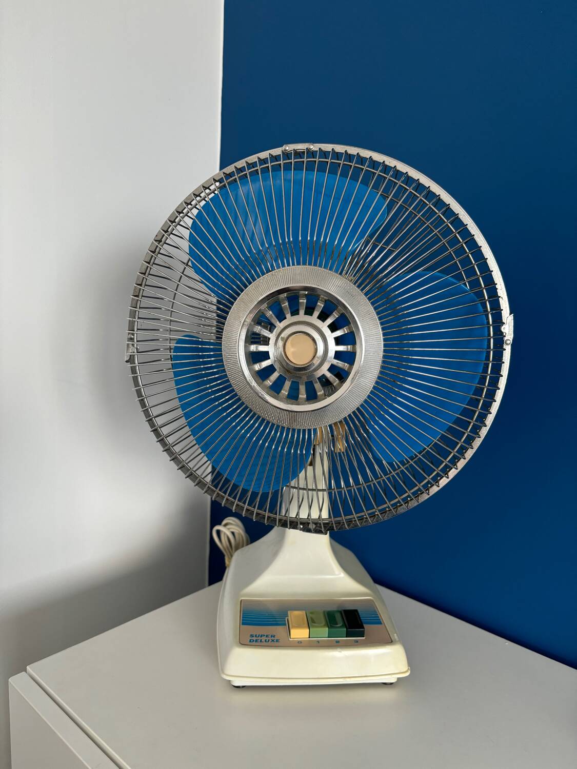 Super deluxe blue vintage fan