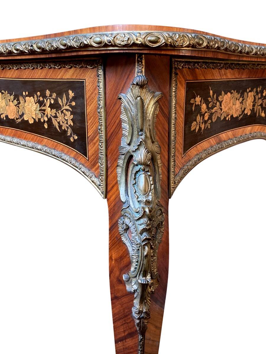 Console, game table in marquetry from the 19th century.