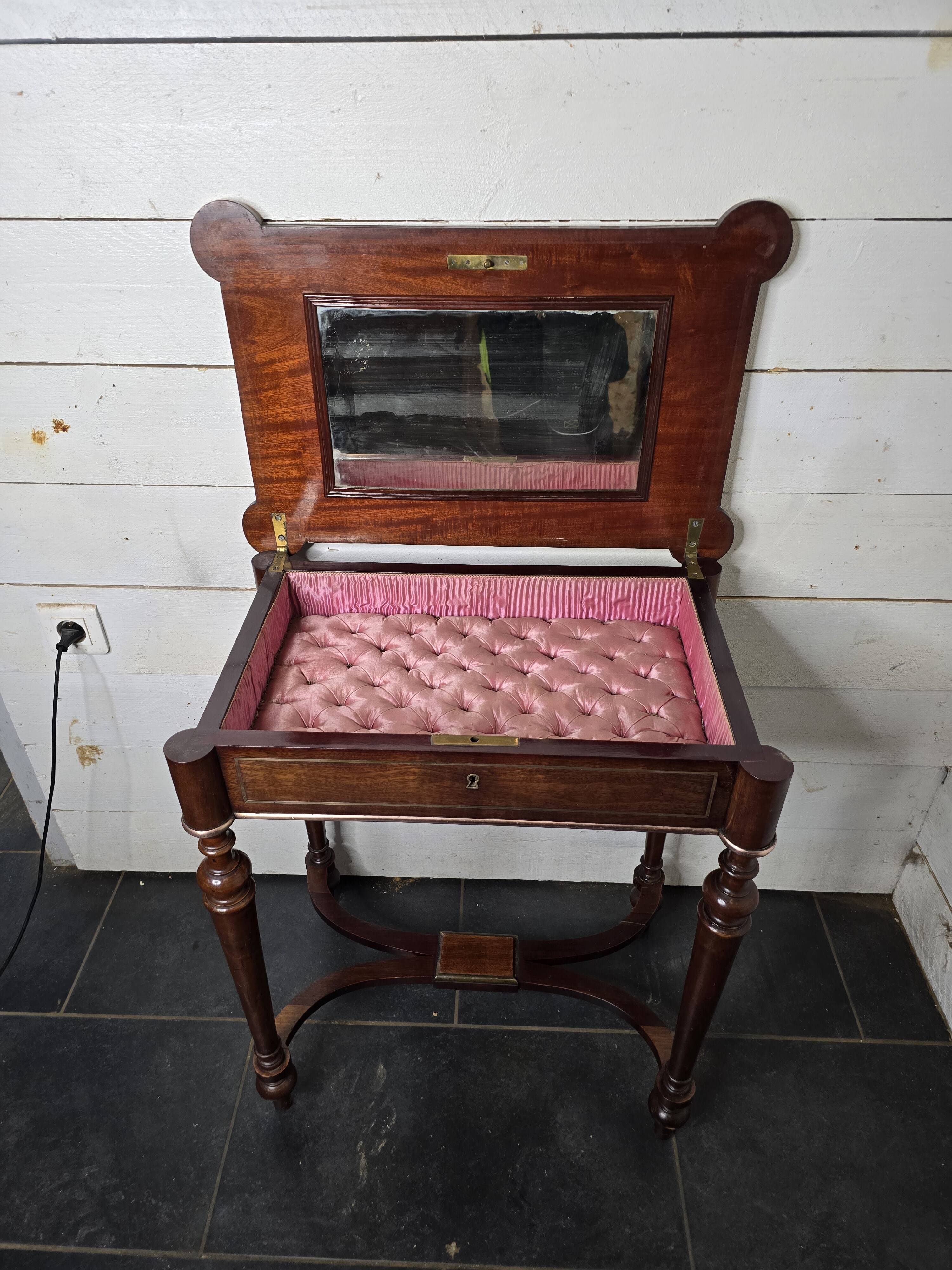 Napoleon III mahogany dressing table