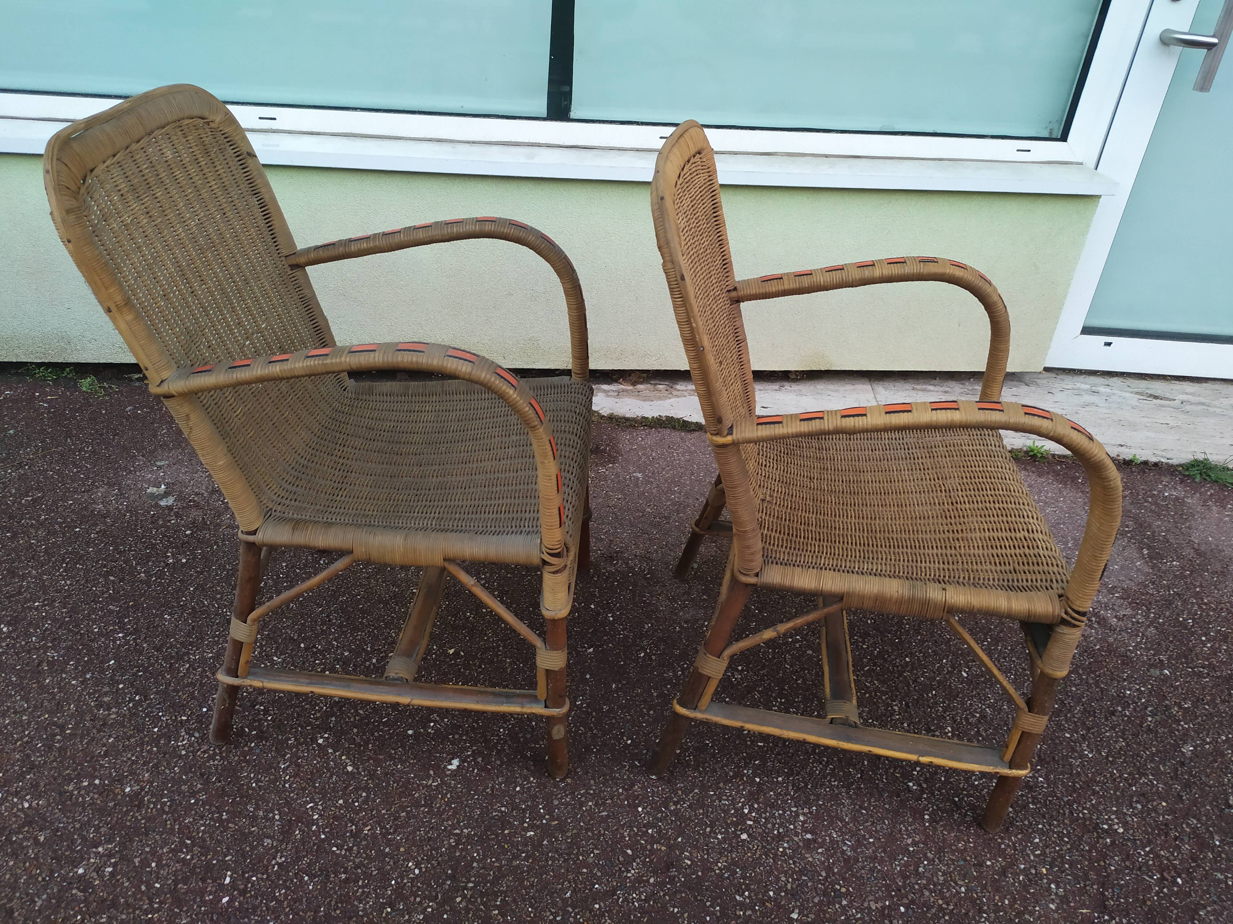 Lot 2 fauteuil et une table en rotin osier de jardin