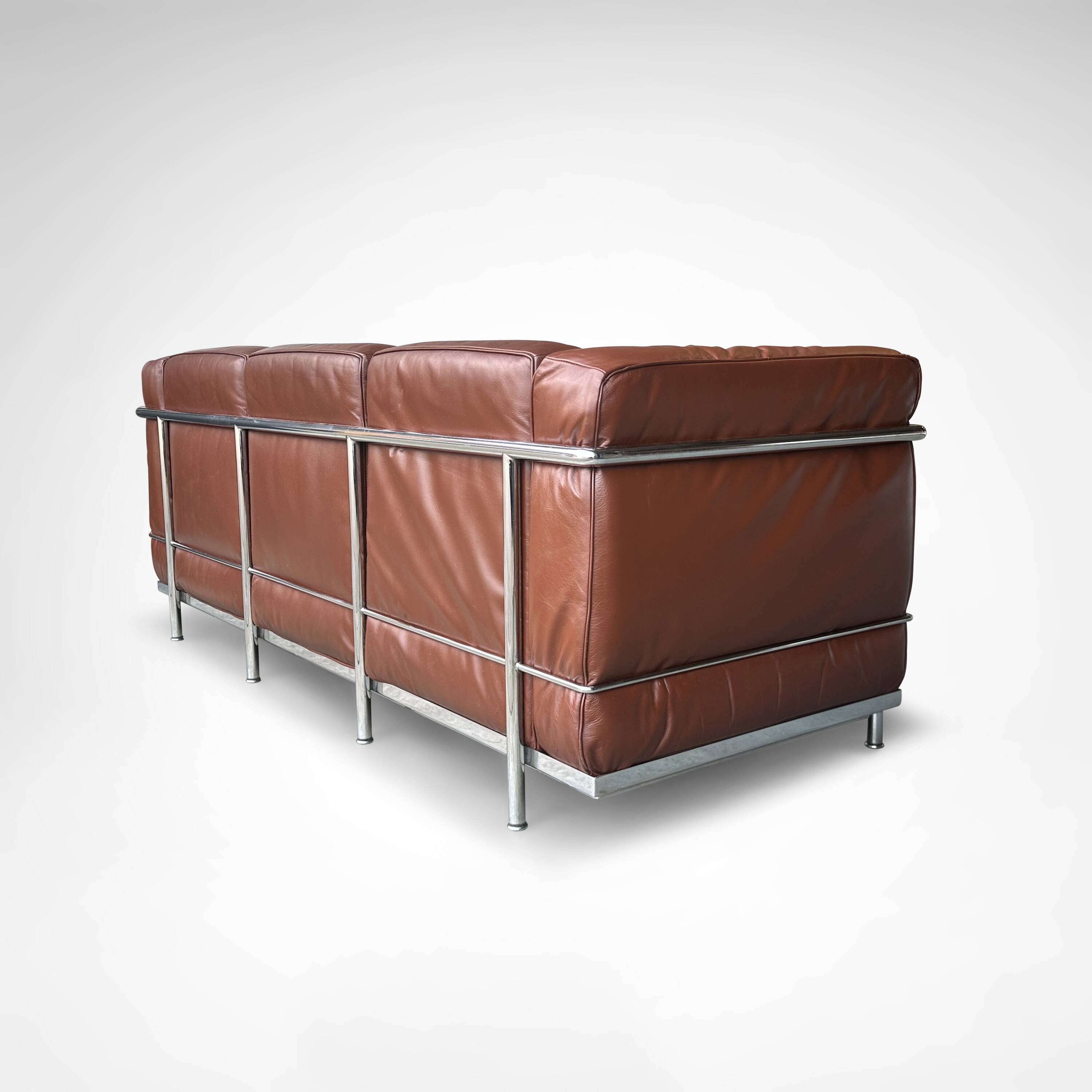 Early production LC2 leather 3-seater sofa by Le Corbusier Cassina 1970s