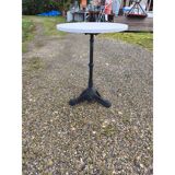 Bistro table in cast iron and white marble from 1900