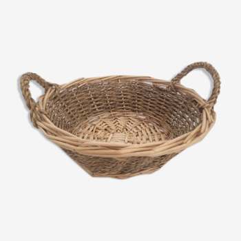 Basket wicker and strings