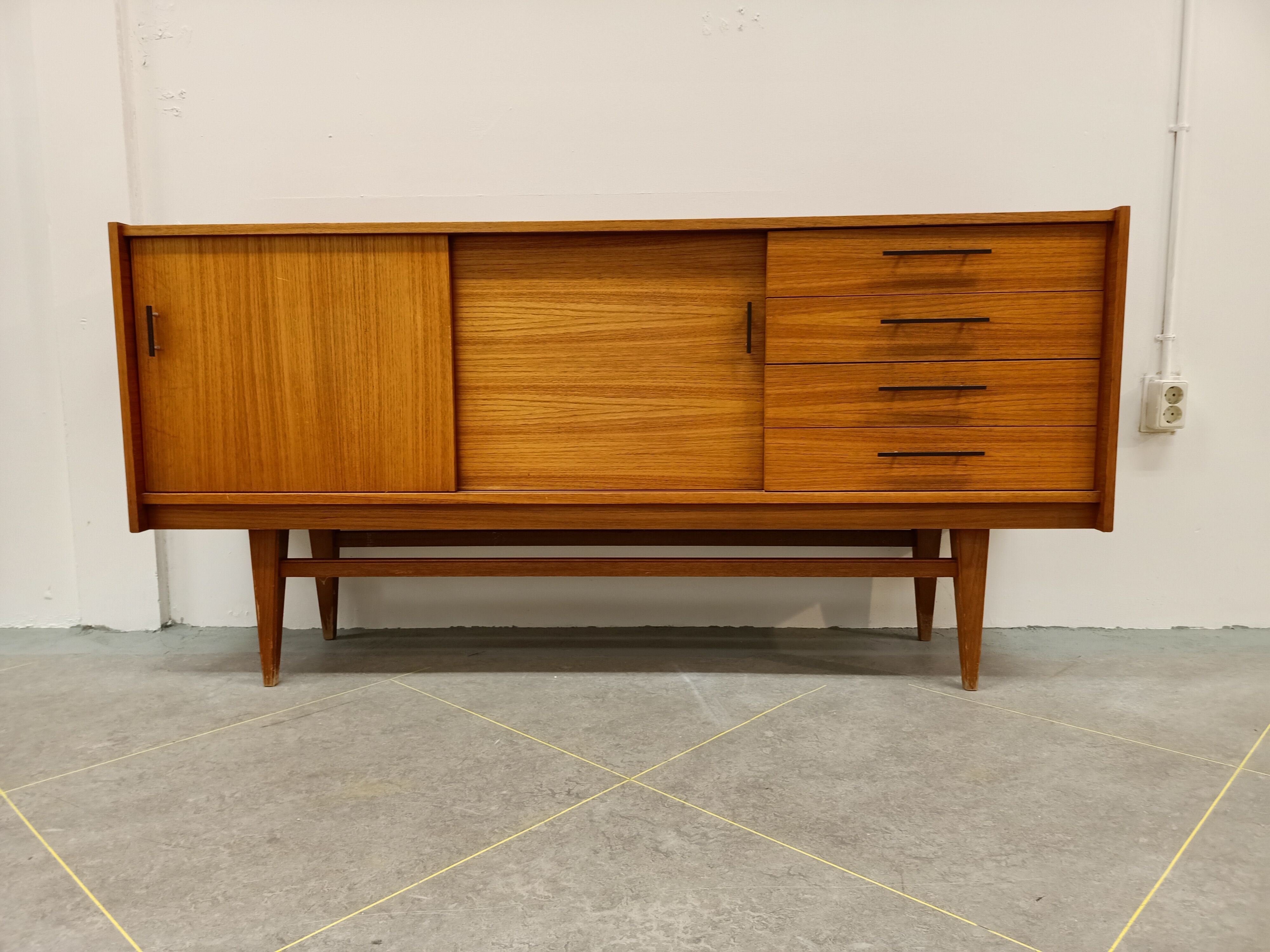Design sideboard in teak