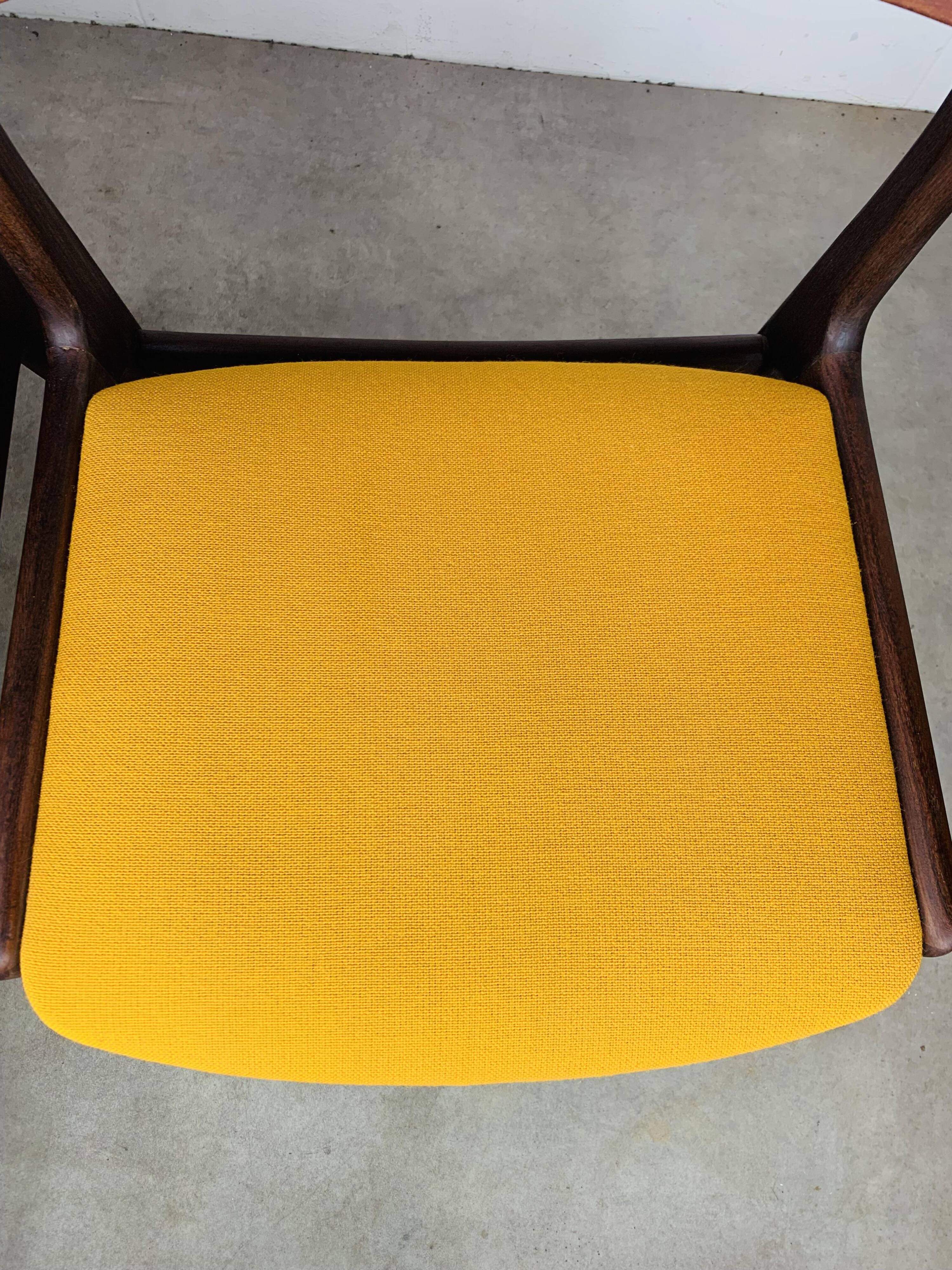 Pair of Danish Scandinavian chairs in rosewood, 1960s.