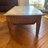 Table basse en bois avec rangement intérieur
