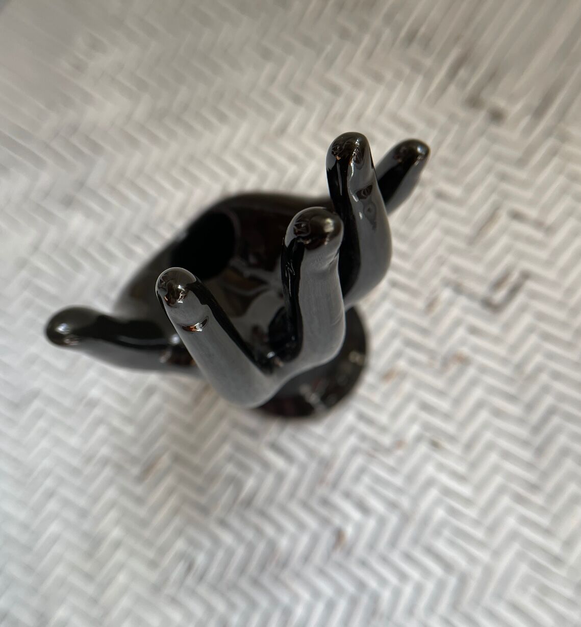 Hand baguier soliflore