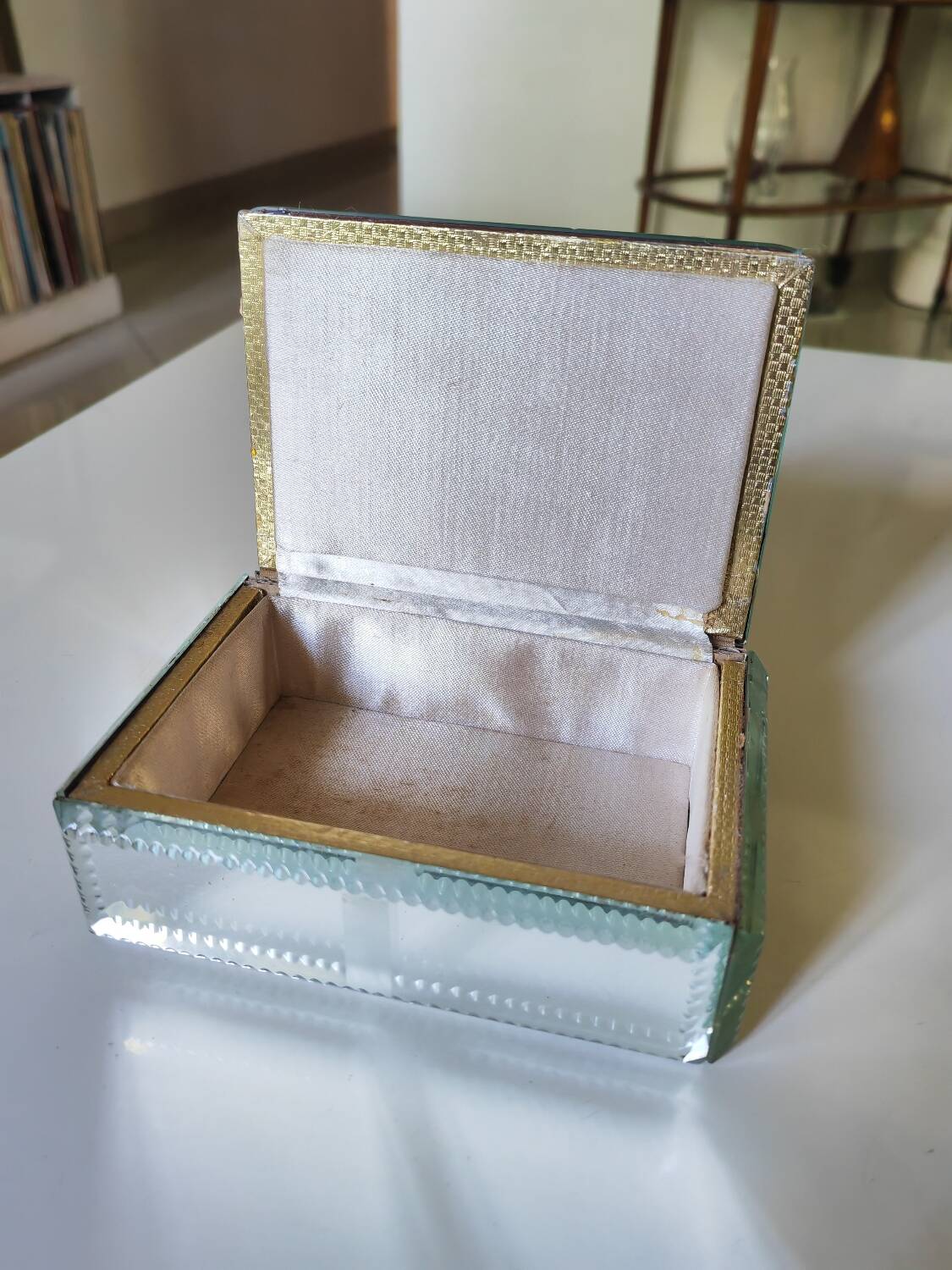 Vintage mirror box