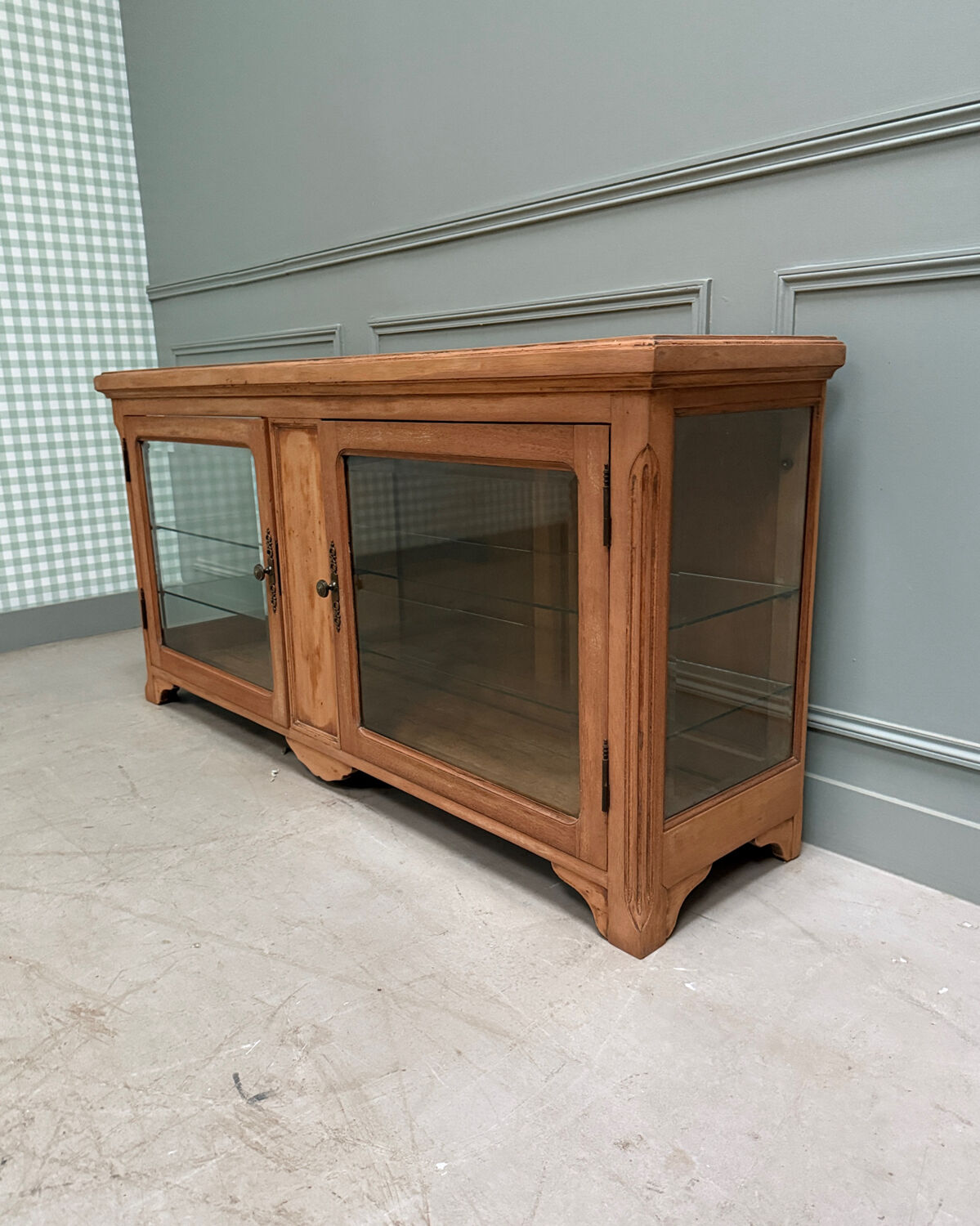 Low antique display cabinet (renovated)