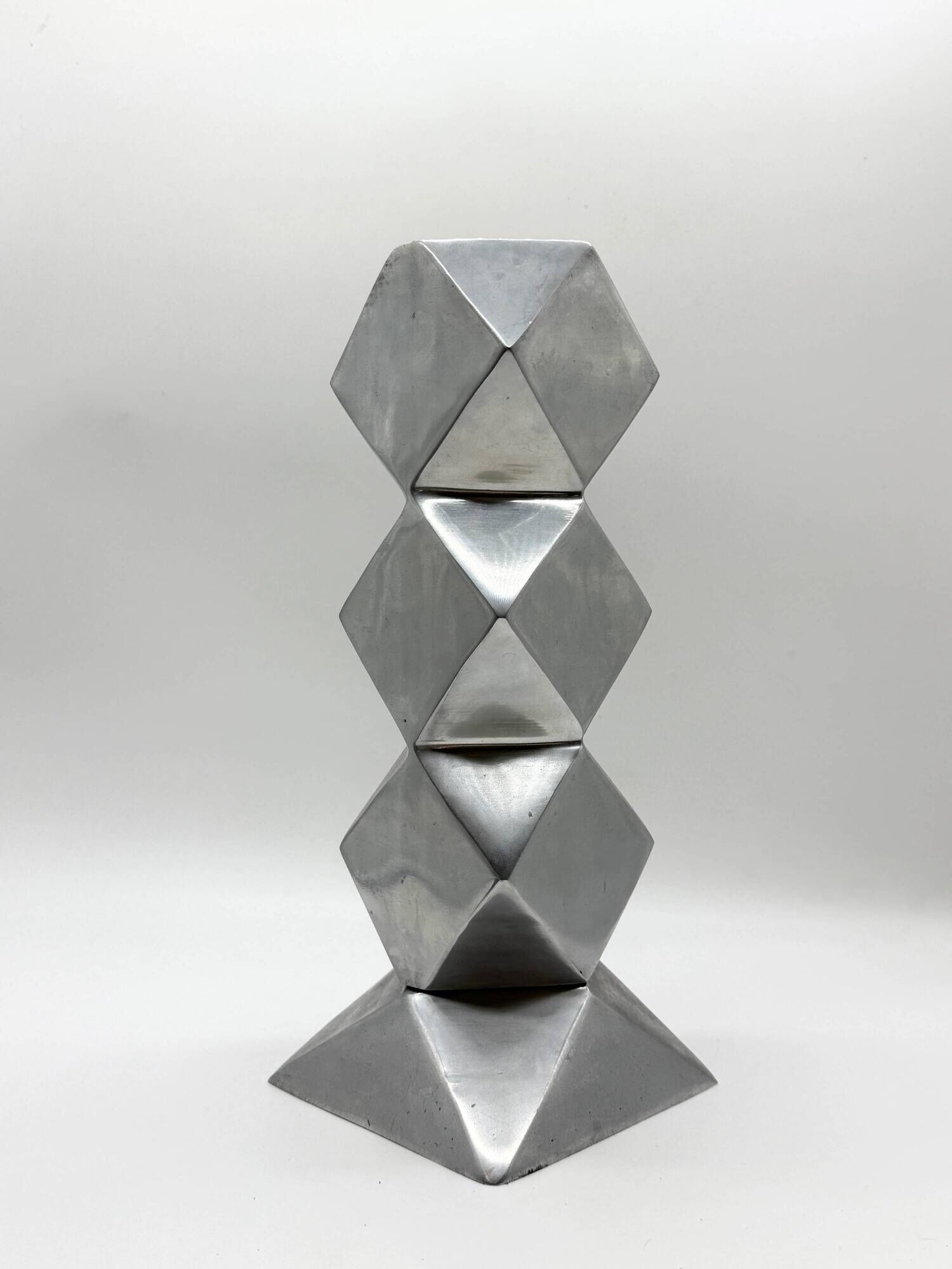 Vase sculptural en fonte d’aluminium, 1970