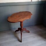 Folding violin table