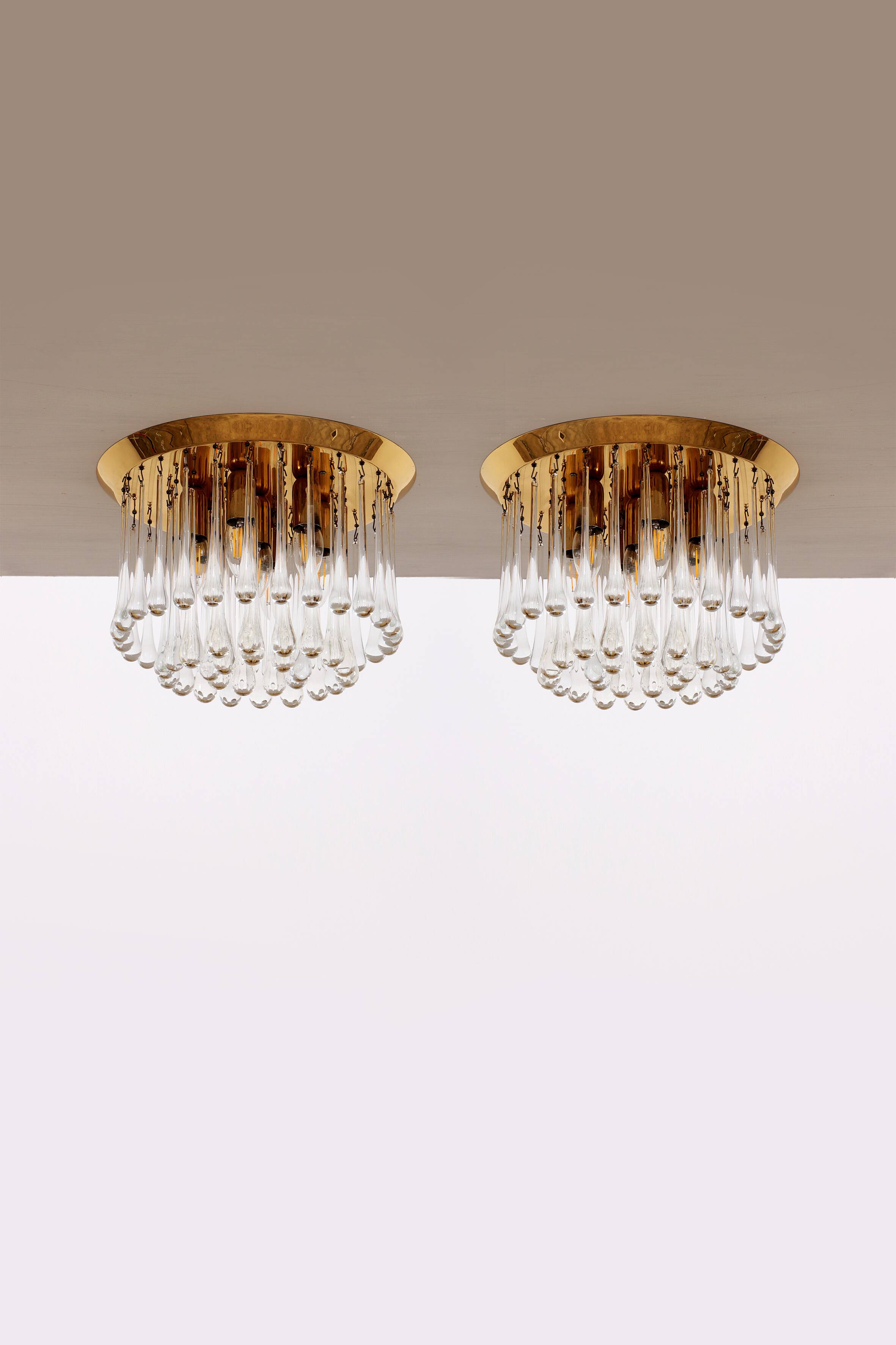 Set of two J.T. Kalmar Murano Raindrop hanging lamps, 1970 Austria