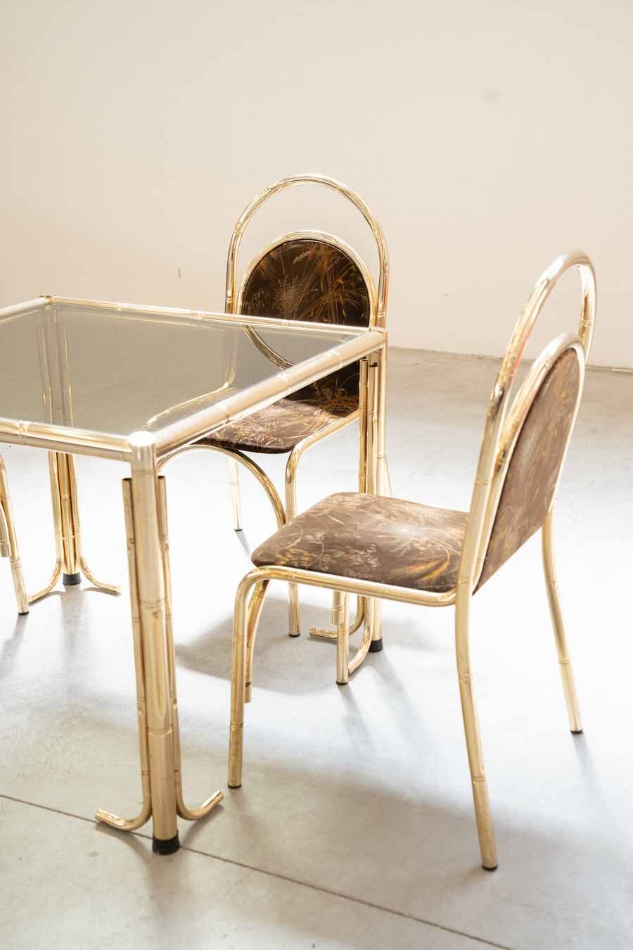 Table peinte en or et 4 chaises en tissu d'origine
