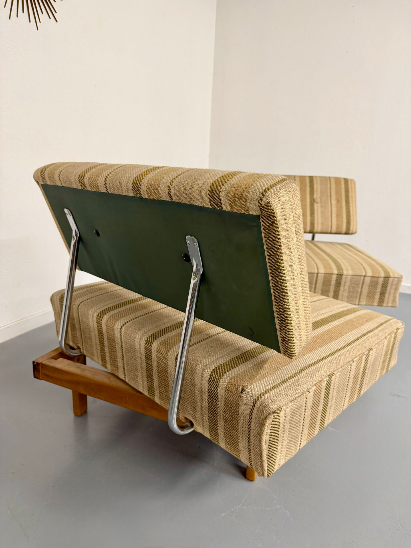 Vintage Daybed sofa bed design by Wilhelm Knoll model Stella from the 1960s.