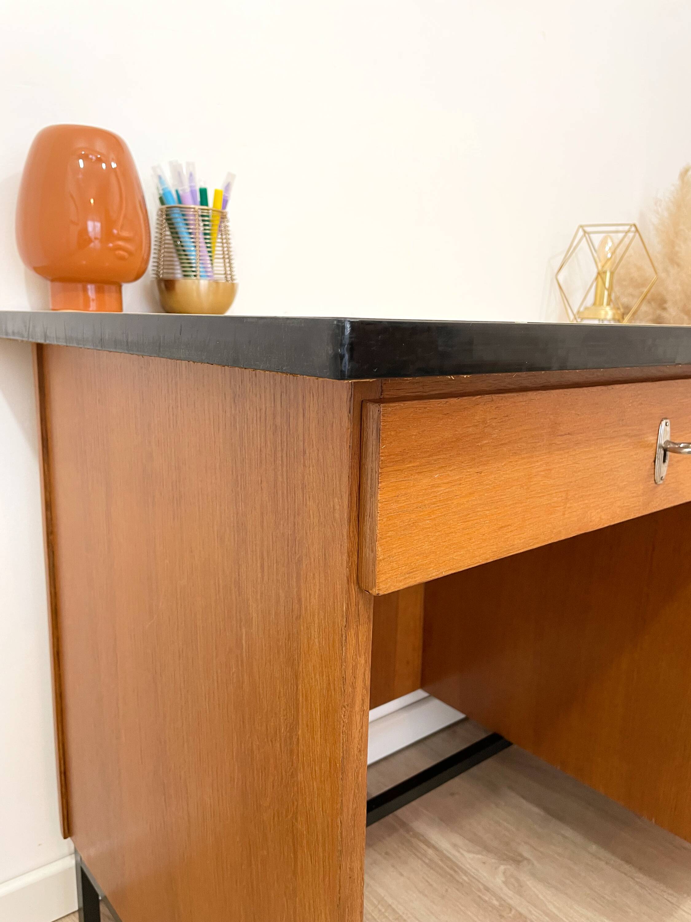 Bureau vintage bois & formica – années 60/70