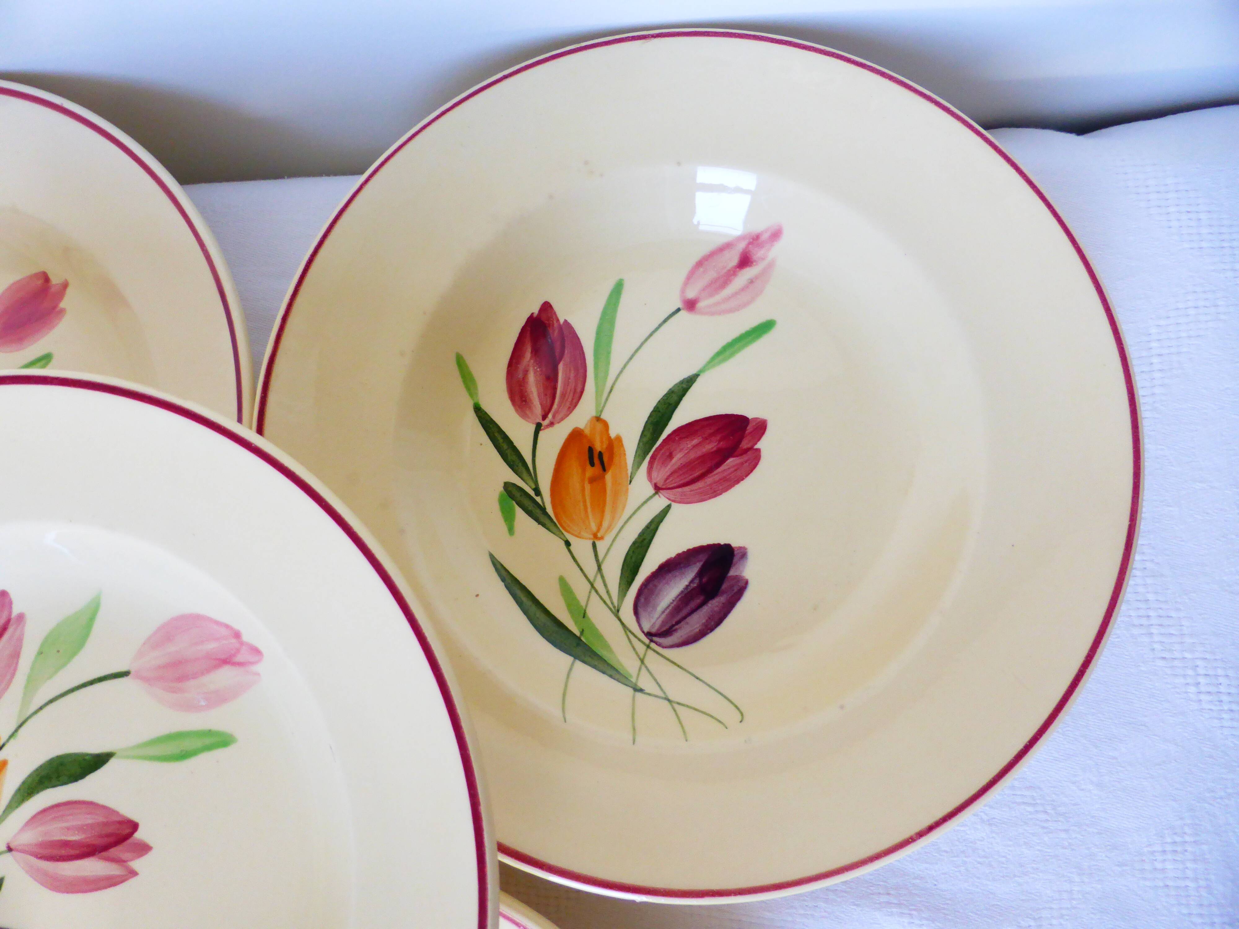 5 assiettes creuses de Longchamp modèle Tulipes 210747