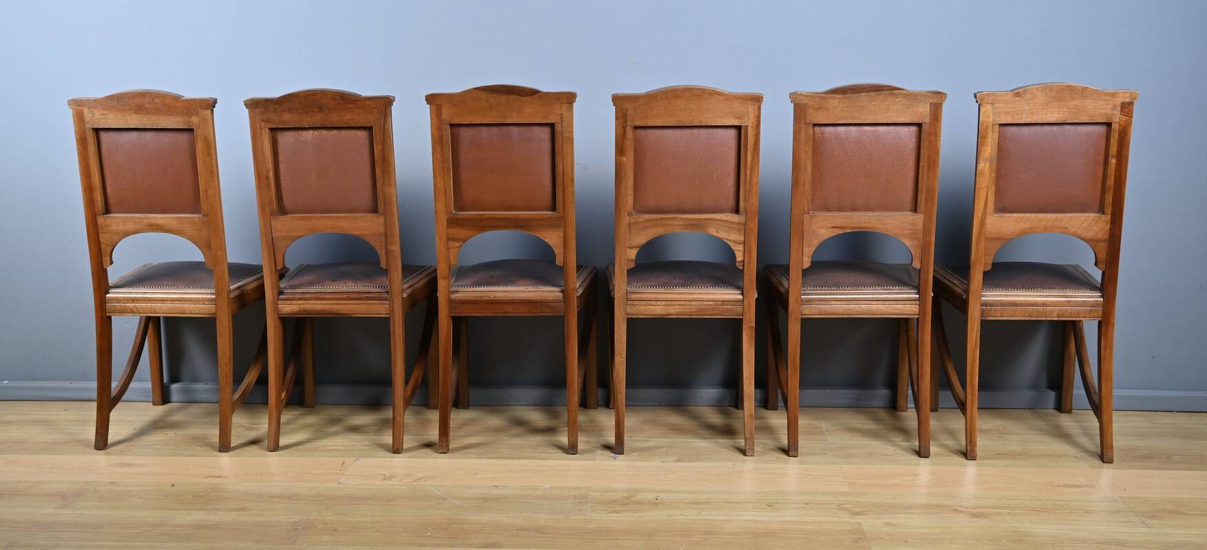 Set of 6 walnut chairs, Art Nouveau – Early 20th century