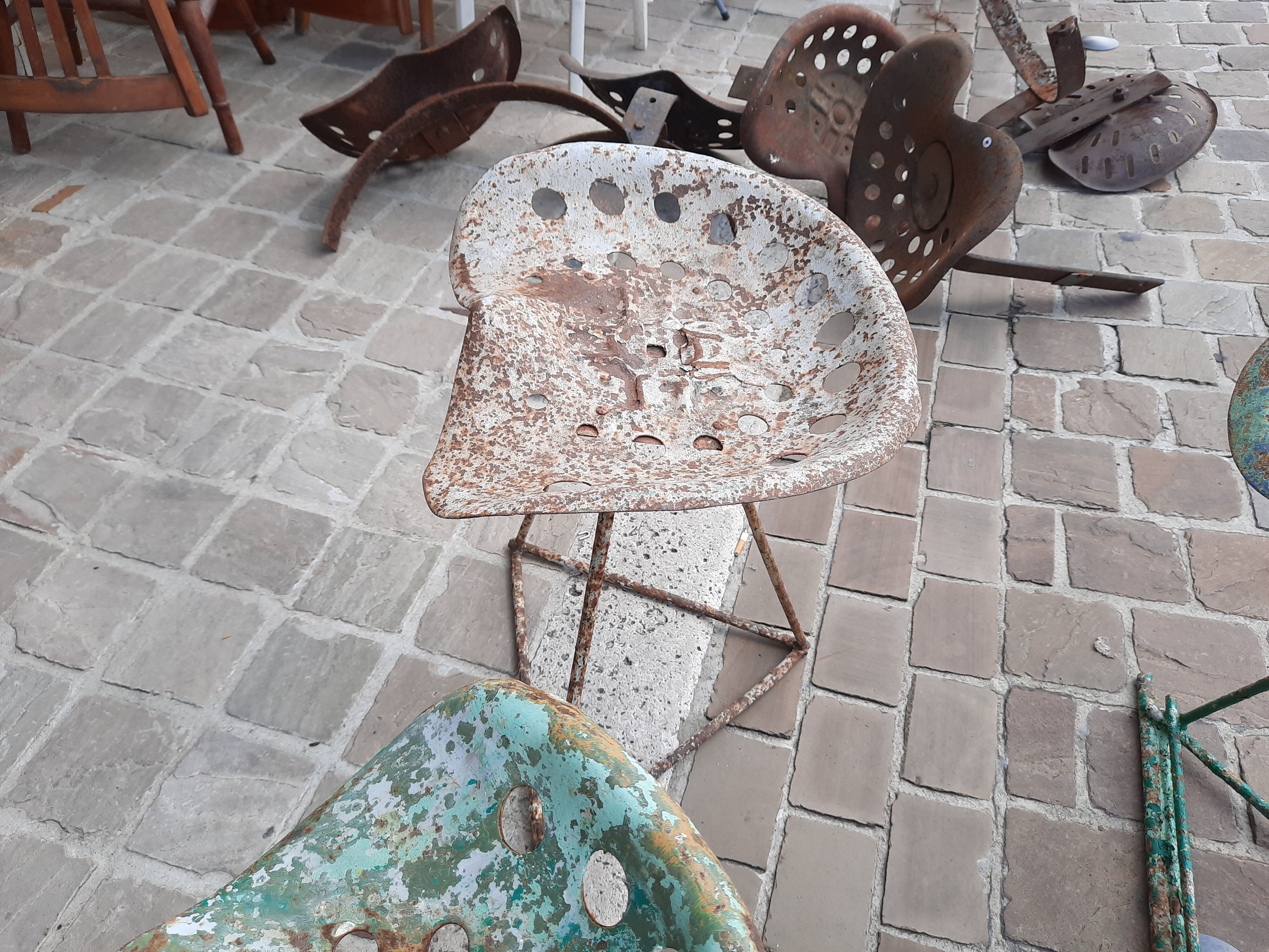 Lot of 4 stool seat tractor