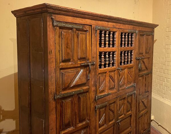 grand meuble 6 portes renaissance espagnole en chêne - 17° siècle